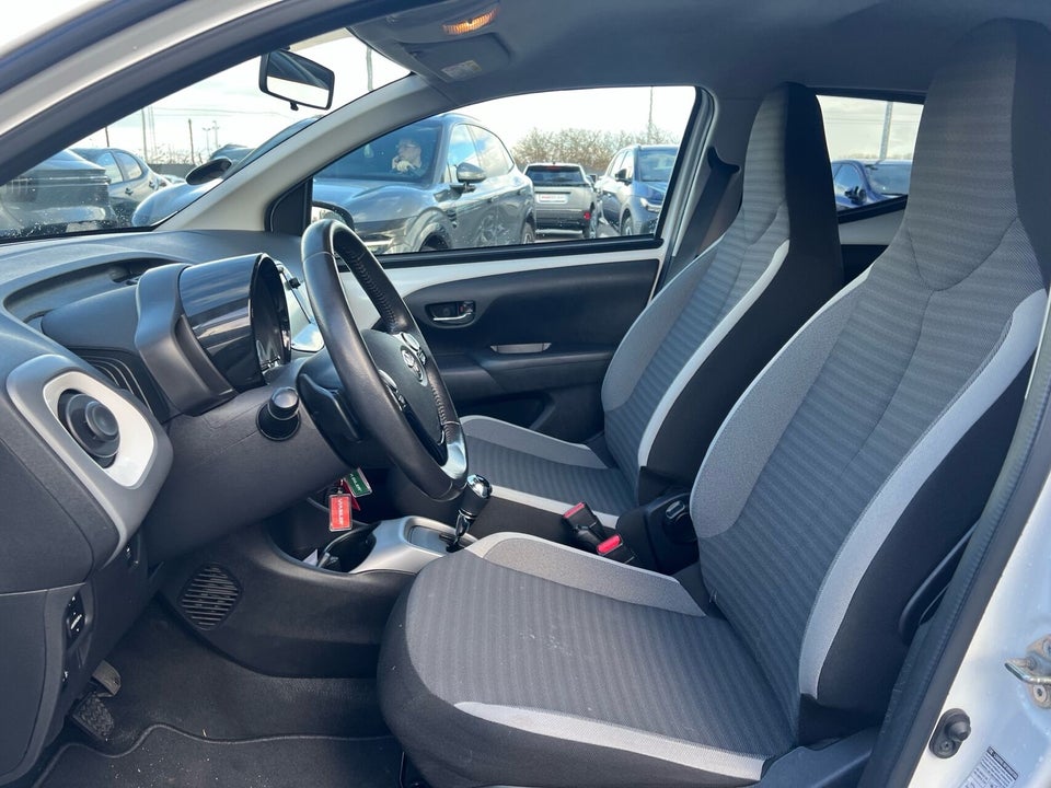 Toyota Aygo 1,0 VVT-i x-pression x-shift 5d