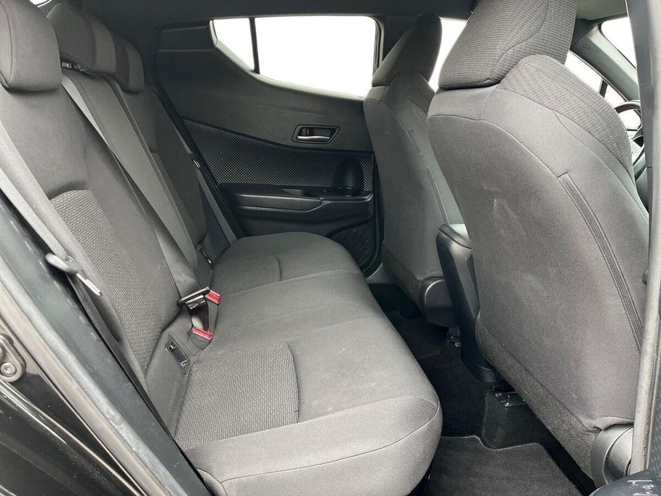 Toyota C-HR 1,8 Hybrid Premium Selected CVT 5d