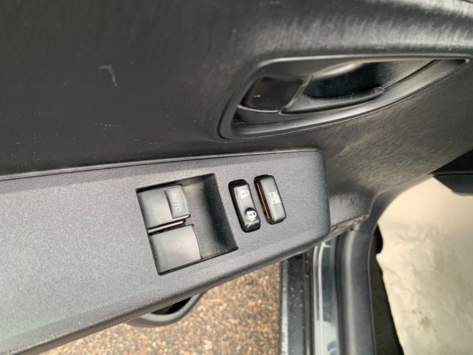 Toyota Yaris 1,0 VVT-i T1 5d