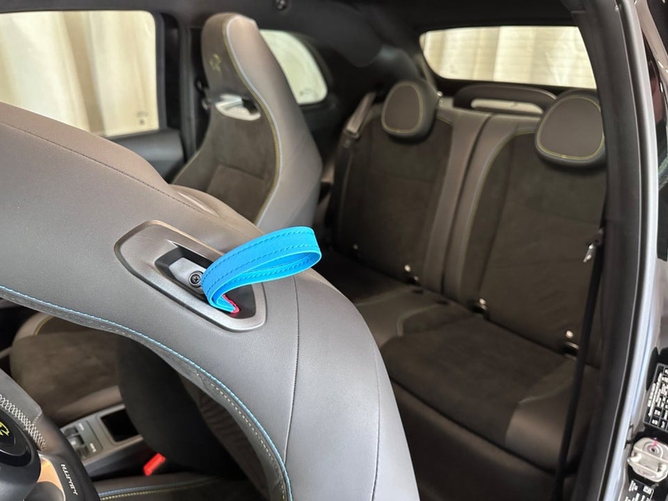 Abarth 500e Scorpionissima Cabrio 2d