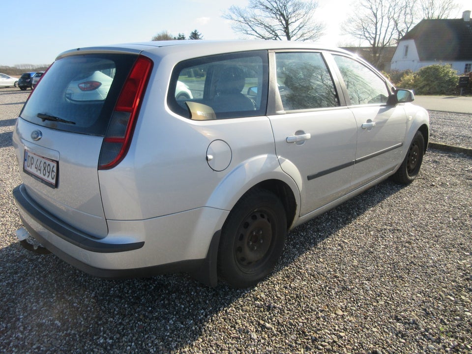 Ford Focus 1,6 Ambiente 100 stc. 5d