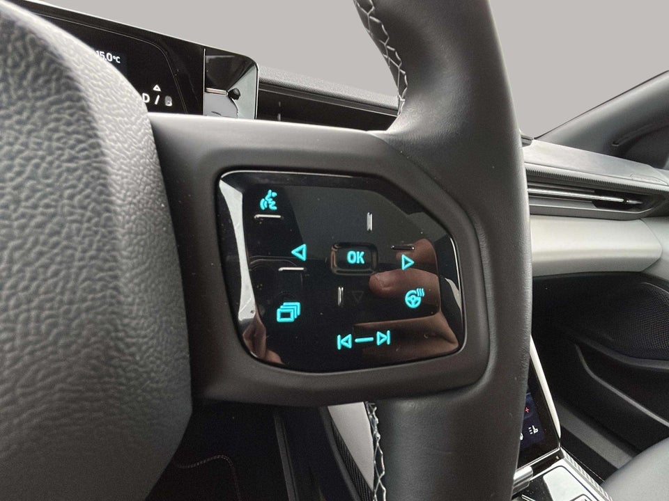 Ford Explorer 84 Premium Extended Range AWD 5d