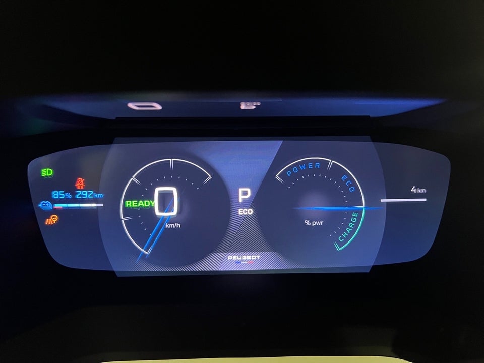 Peugeot e-2008 50 GT 5d