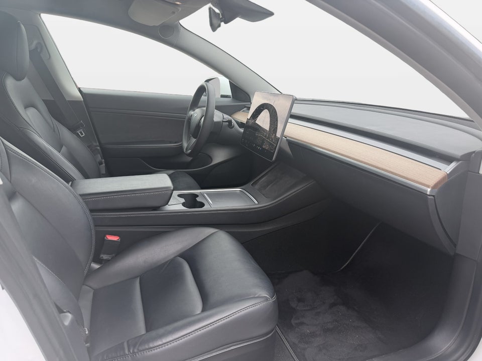 Tesla Model 3 Standard Range+ RWD 4d