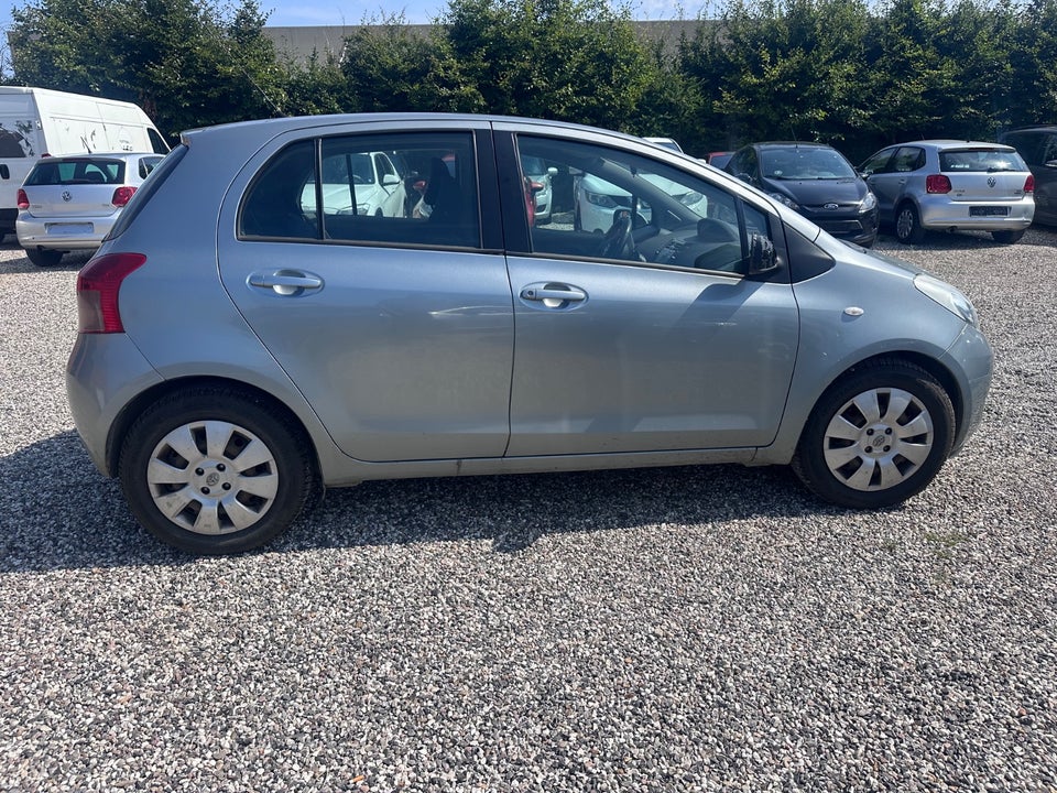 Toyota Yaris 1,3 Terra 5d
