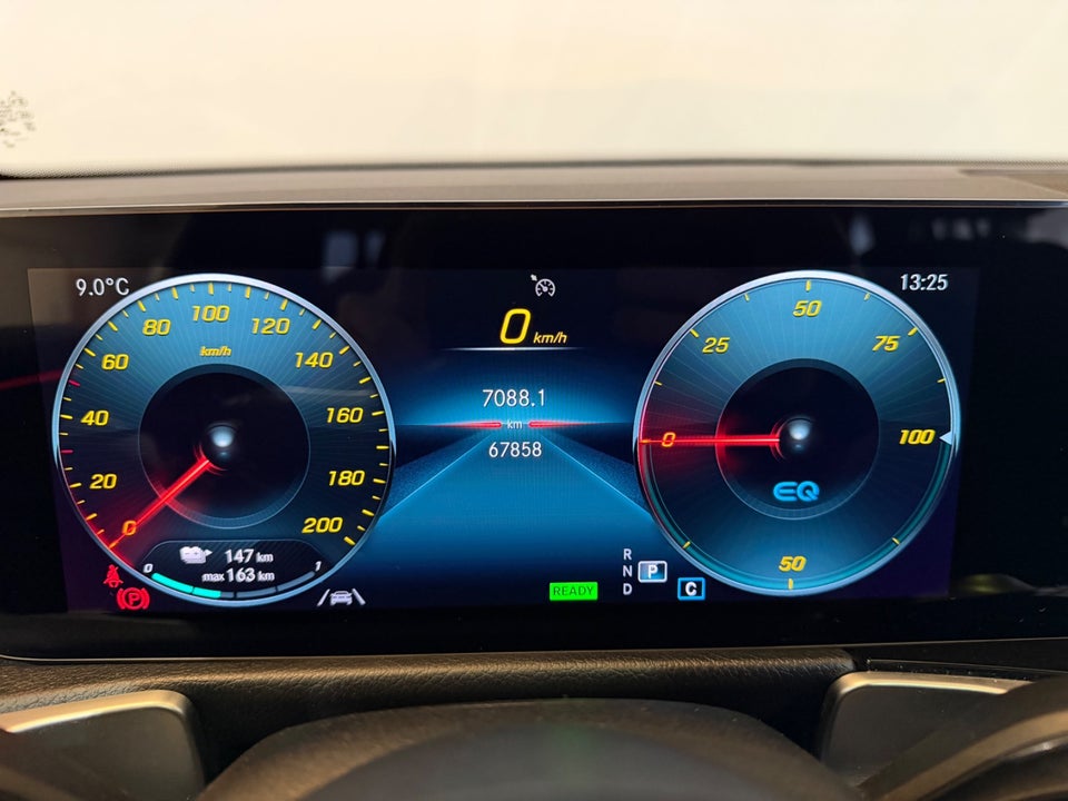 Mercedes EQB300 AMG Line 4Matic 5d