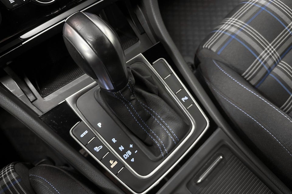 VW Golf VII 1,4 GTE DSG 5d