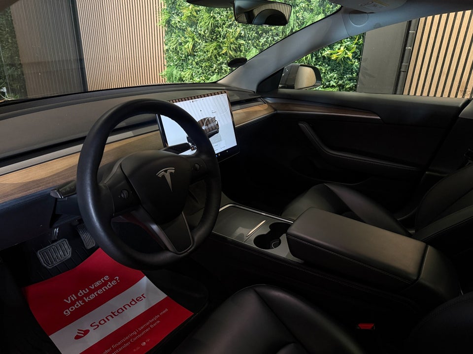 Tesla Model 3 RWD 4d