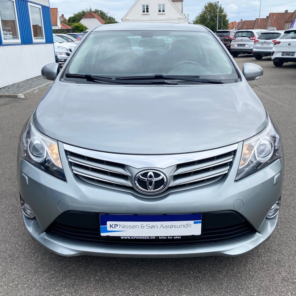 Toyota Avensis 2,0 D-4D T2 Premium 4d