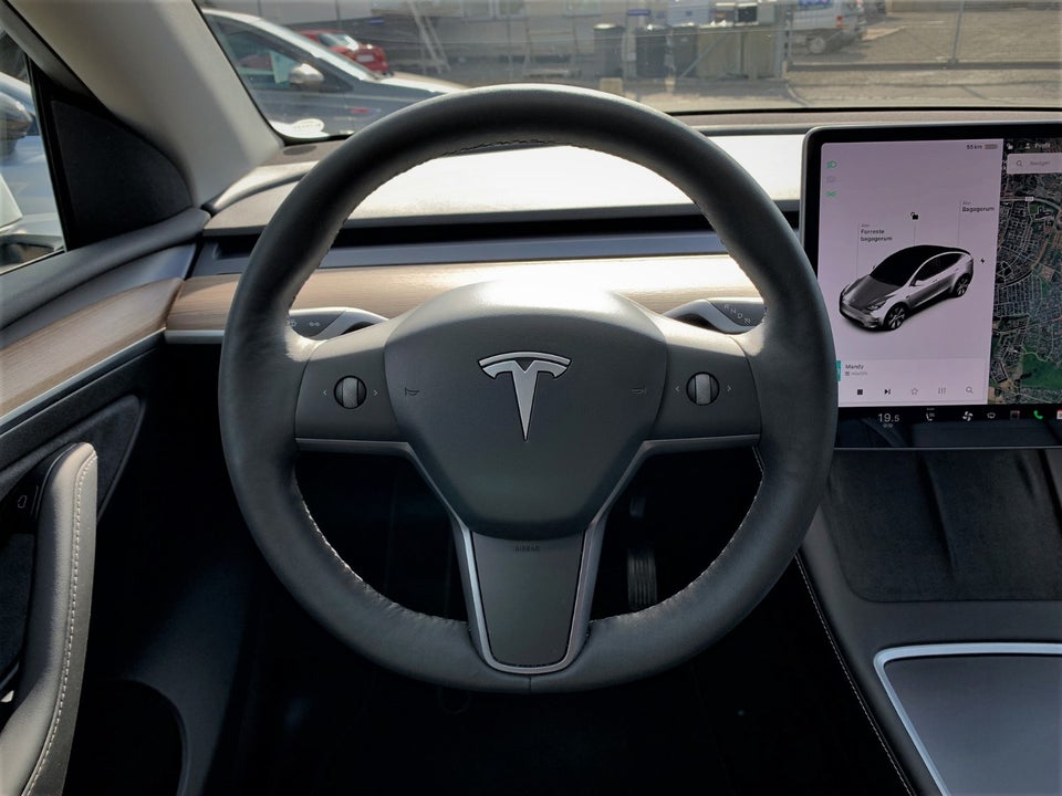 Tesla Model Y Long Range AWD 5d