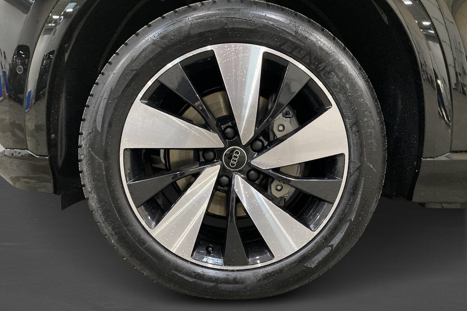 Audi Q6 e-tron Progress performance 5d