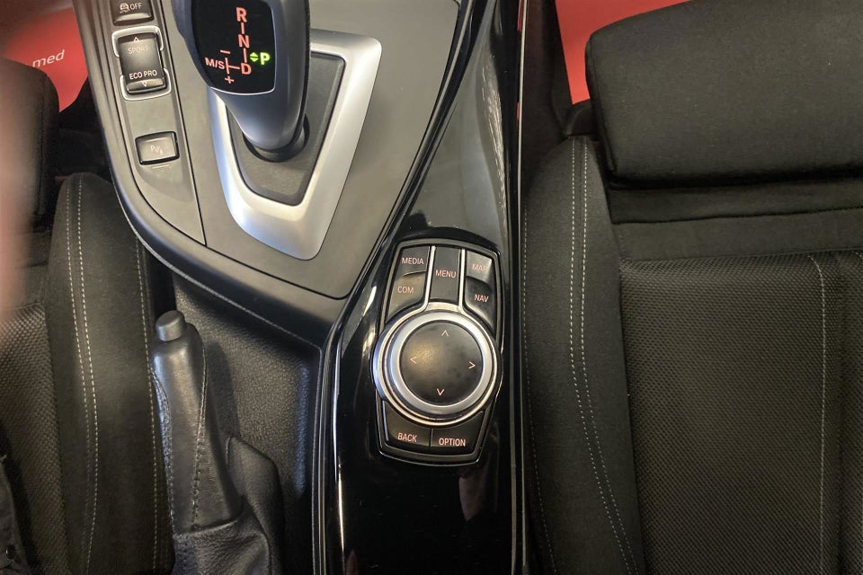 BMW 118i 1,5 Connected aut. 5d