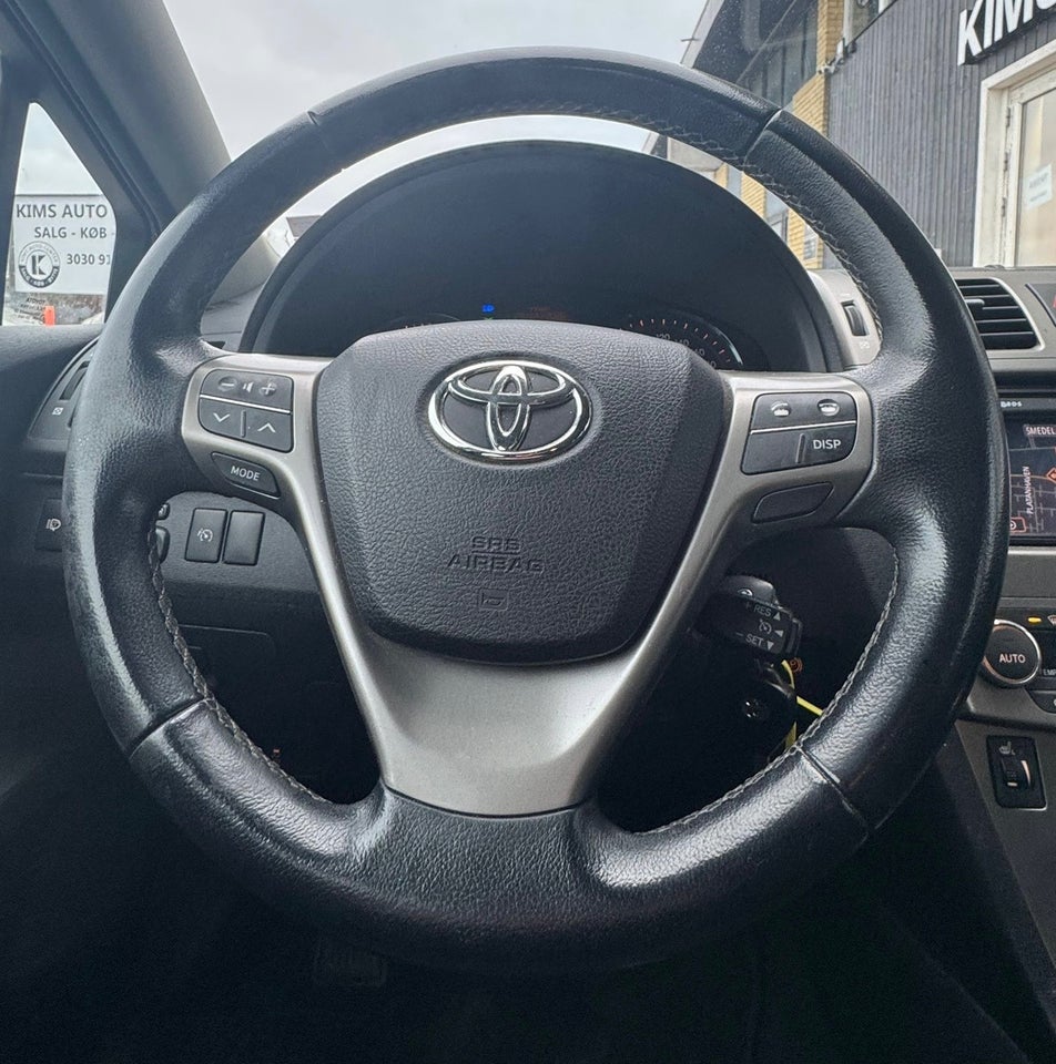 Toyota Avensis 1,8 VVT-i T2 stc. 5d