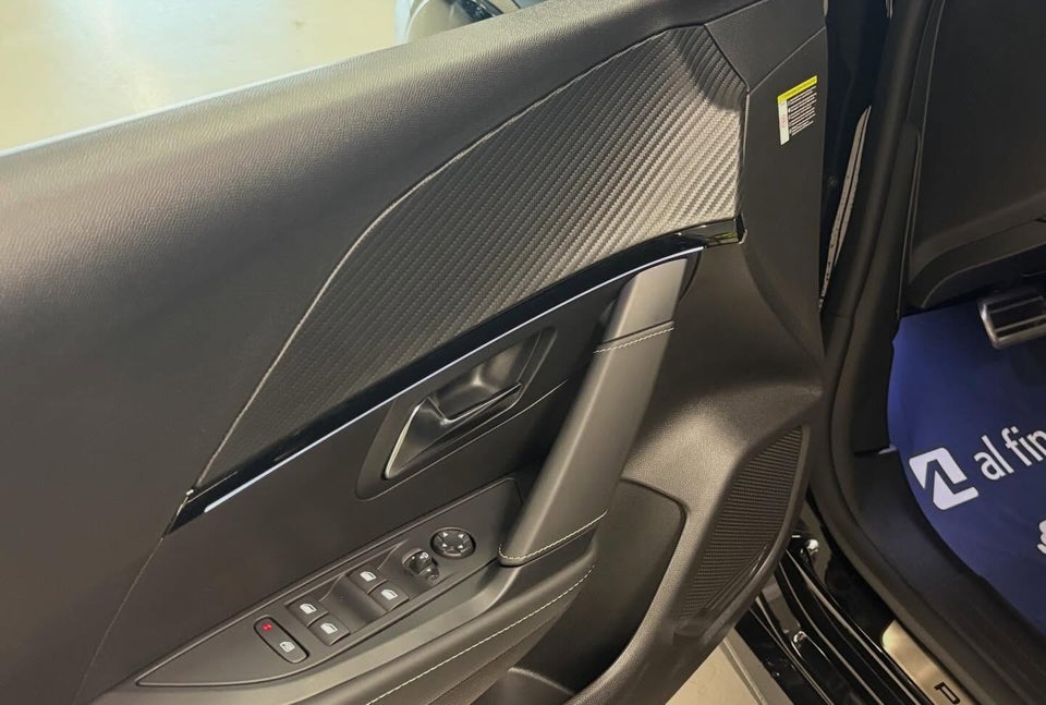 Peugeot e-208 54 GT 5d