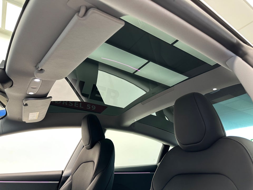 Tesla Model 3 RWD 4d