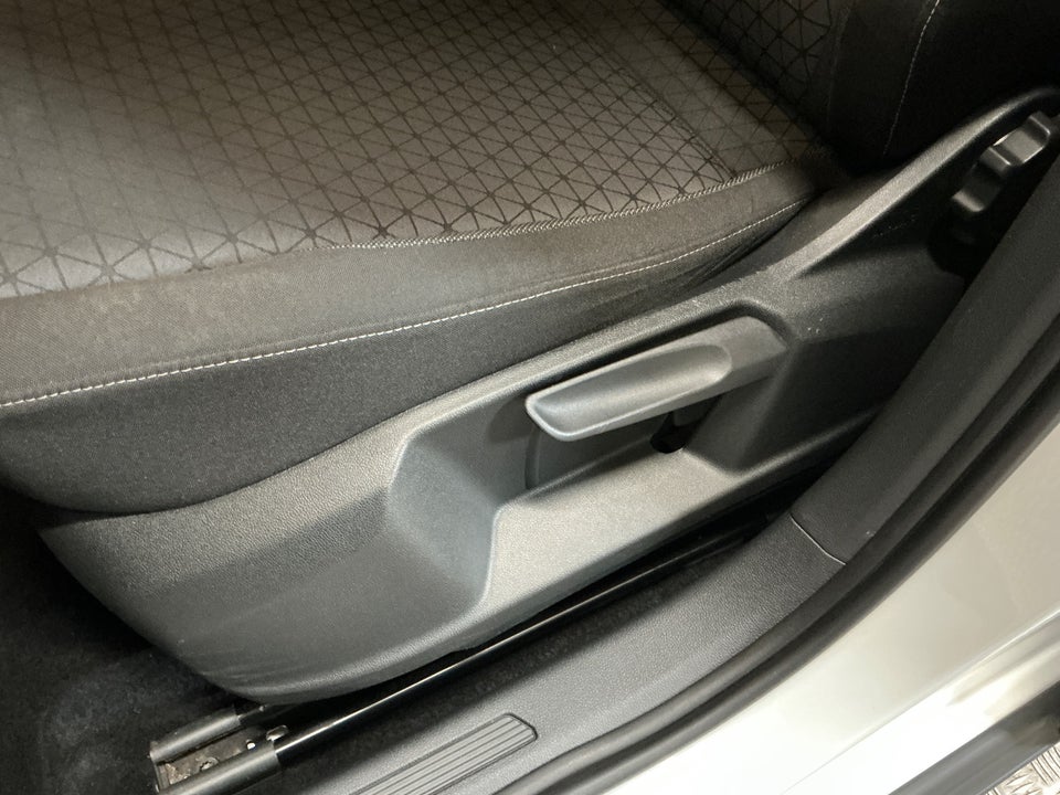 VW T-Cross 1,0 TSi 115 Life DSG 5d