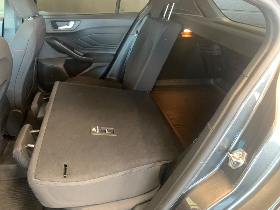 Ford Focus 1,0 EcoBoost ST-Line 5d