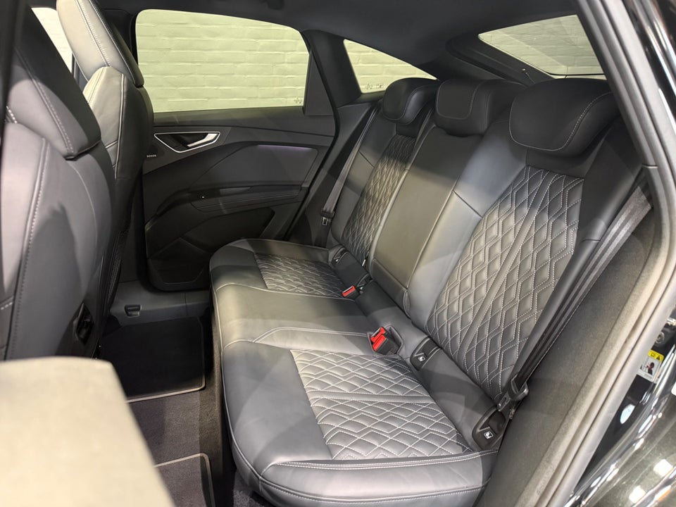 Audi Q4 e-tron 40 S-line Sportback 5d