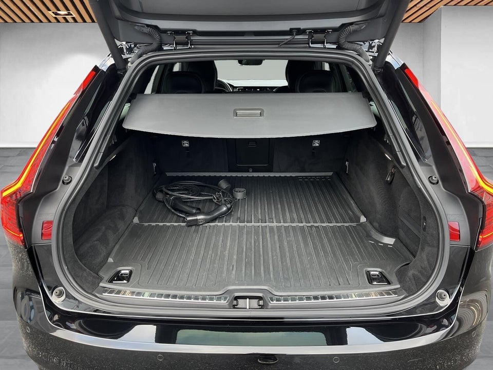 Volvo V90 2,0 T6 ReCharge R-Design aut. AWD 5d