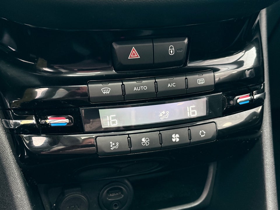 Peugeot 208 1,6 BlueHDi 100 Envy Sky 5d
