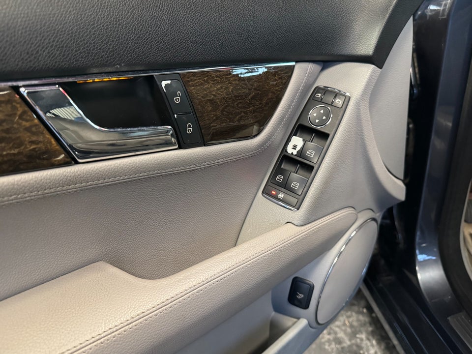 Mercedes C220 2,2 CDi Elegance aut. 4d