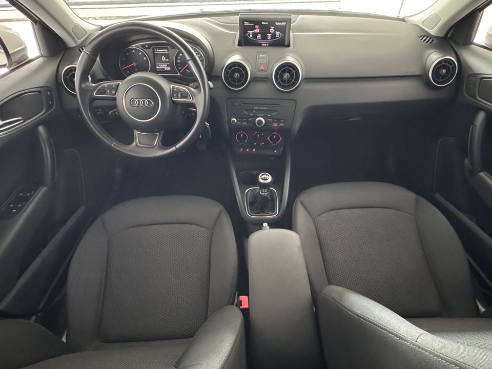 Audi A1 1,4 TFSi 122 Attraction Sportback 5d