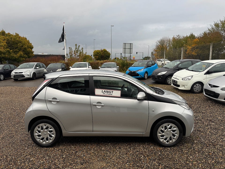Toyota Aygo 1,0 VVT-i x-play 5d