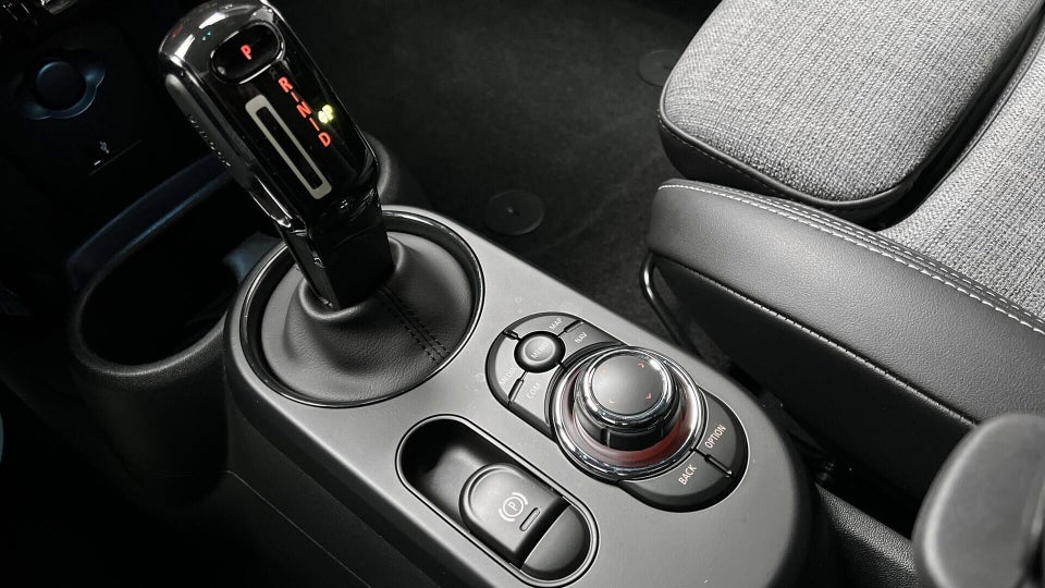 MINI Cooper SE Classic Trim 3d