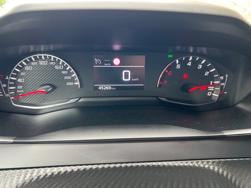 Peugeot 208 1,2 PureTech 100 Allure 5d