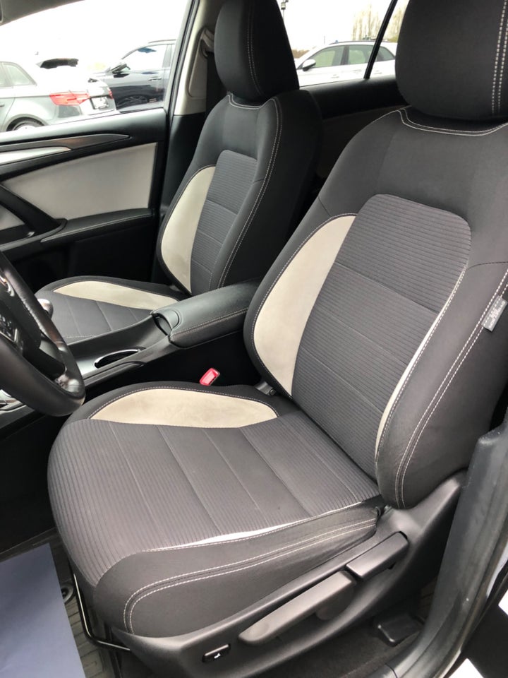 Toyota Avensis 2,0 D-4D T2 Touring Sports 5d