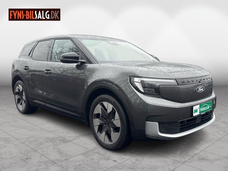 Ford Explorer 82 Premium Extended Range 5d