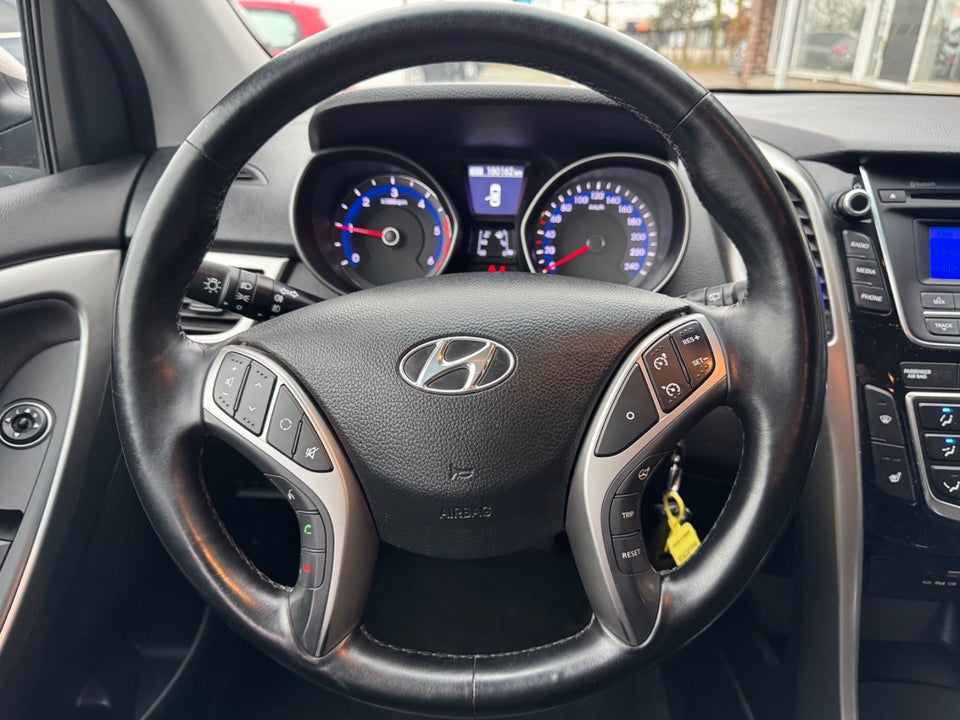 Hyundai i30 1,6 CRDi 110 Active+ CW 5d
