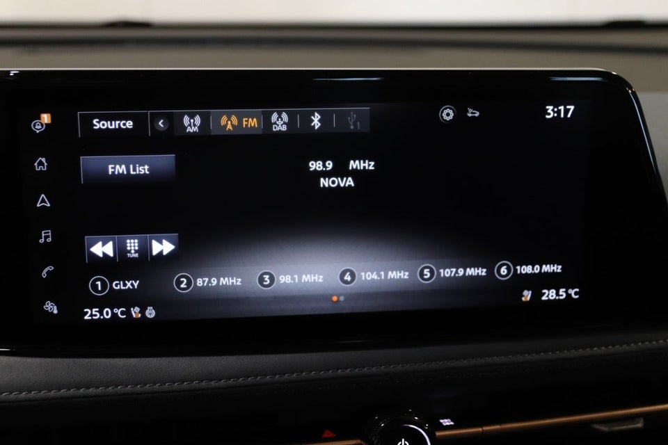 Nissan Ariya 87 Evolve Van 5d