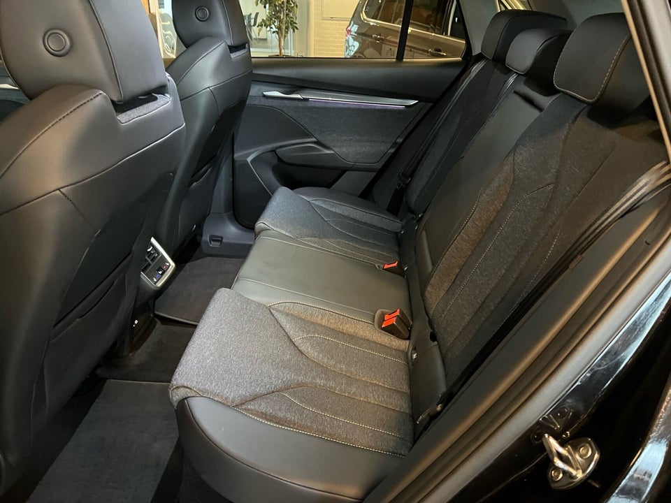 Skoda Elroq 85 iV Loft 5d