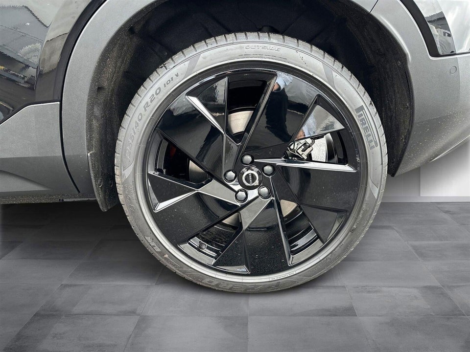 Volvo EX40 Extended Range Ultra Black Edition 5d