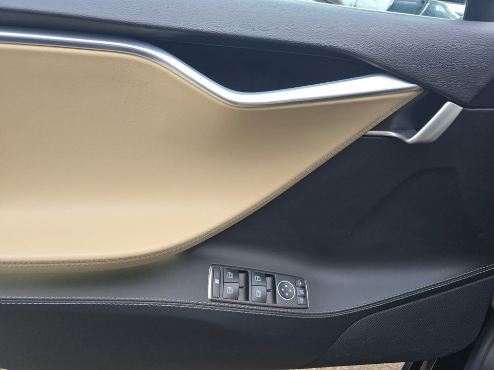 Tesla Model S 85 5d
