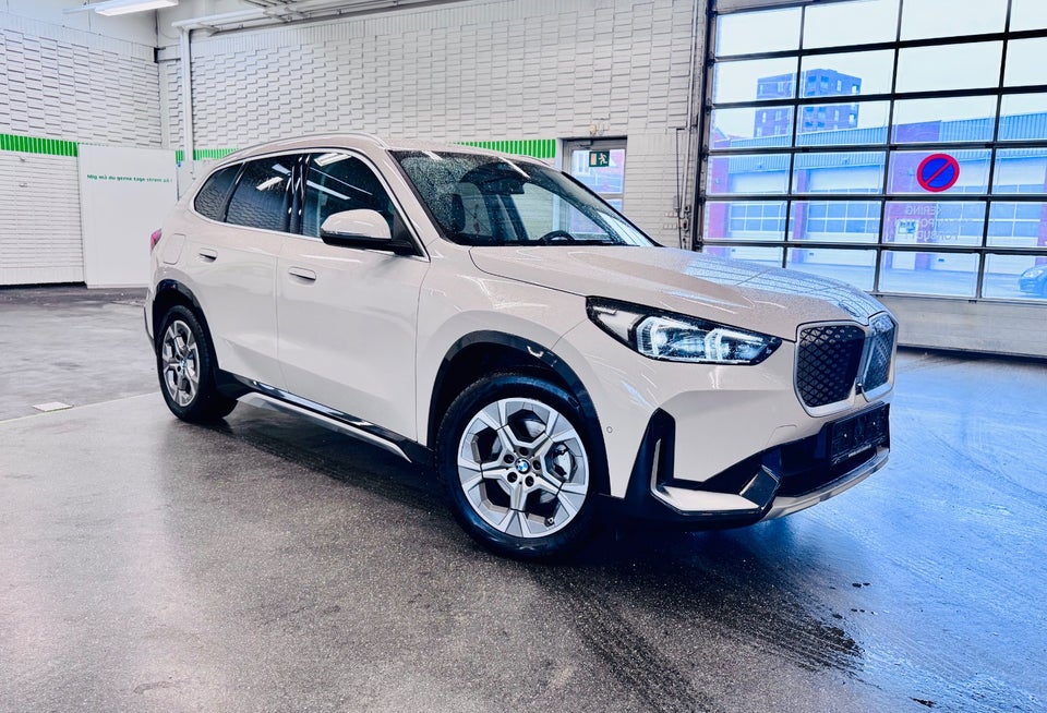 BMW iX1 eDrive20 X-Line 5d