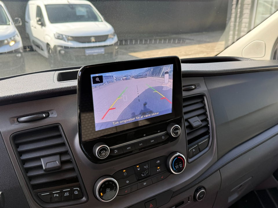 Ford Transit Custom 300 L2 2,0 TDCi 130 Trend