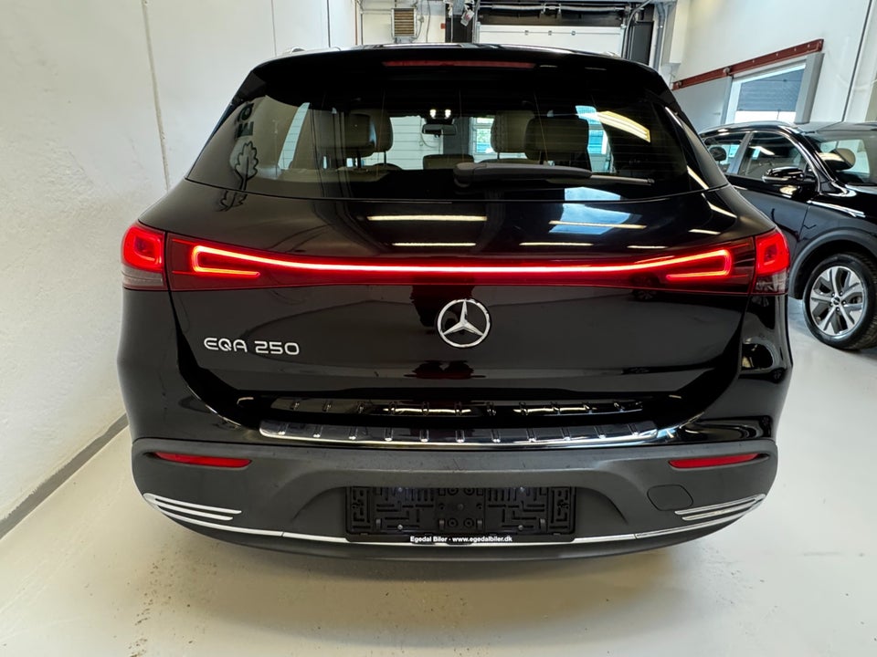 Mercedes EQA250 5d