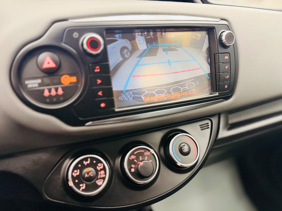 Toyota Yaris 1,0 VVT-i T2 5d