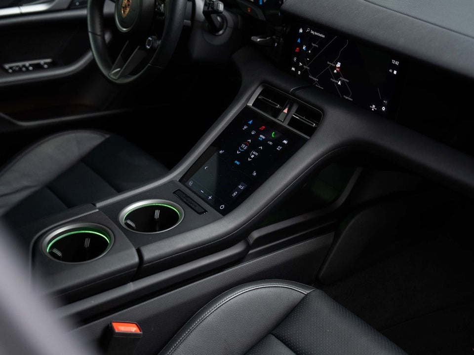 Porsche Taycan 4 Performance+ Cross Turismo 5d