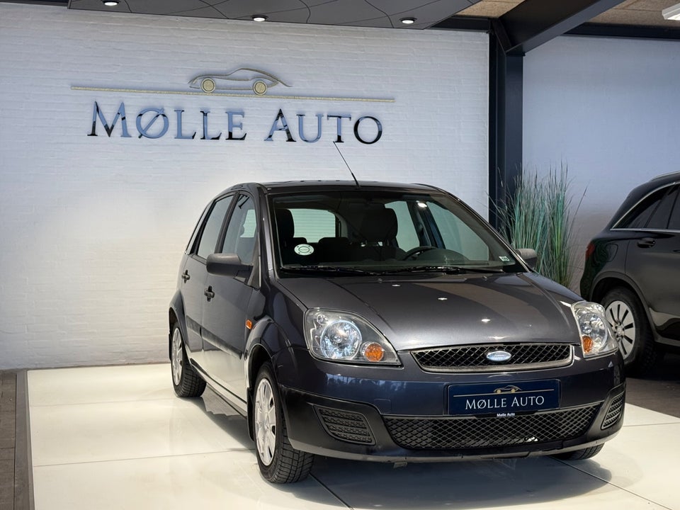 Ford Fiesta 1,4 Ambiente 5d