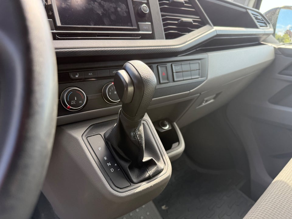 VW Transporter 2,0 TDi 150 Kassevogn DSG lang