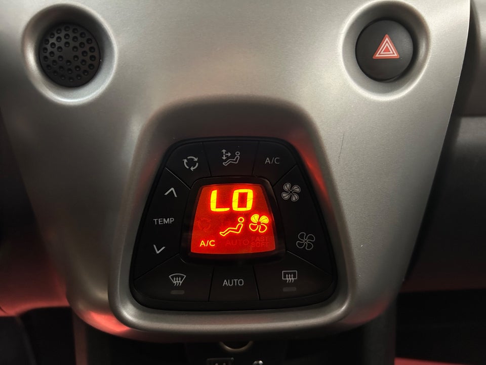 Citroën C1 1,2 PureTech Attraction 5d