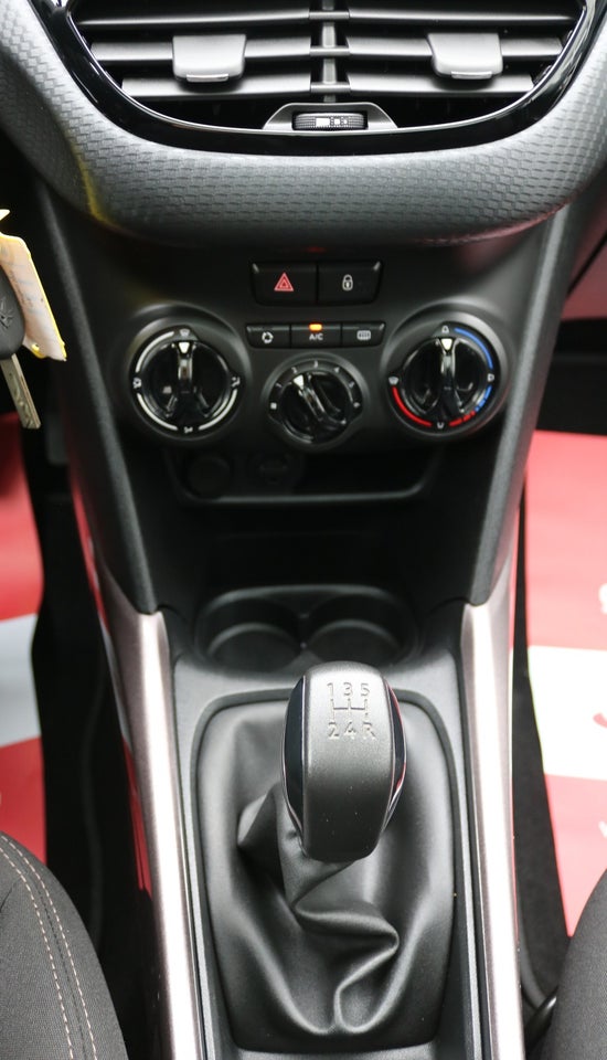 Peugeot 2008 1,2 VTi 82 Active Sky 5d