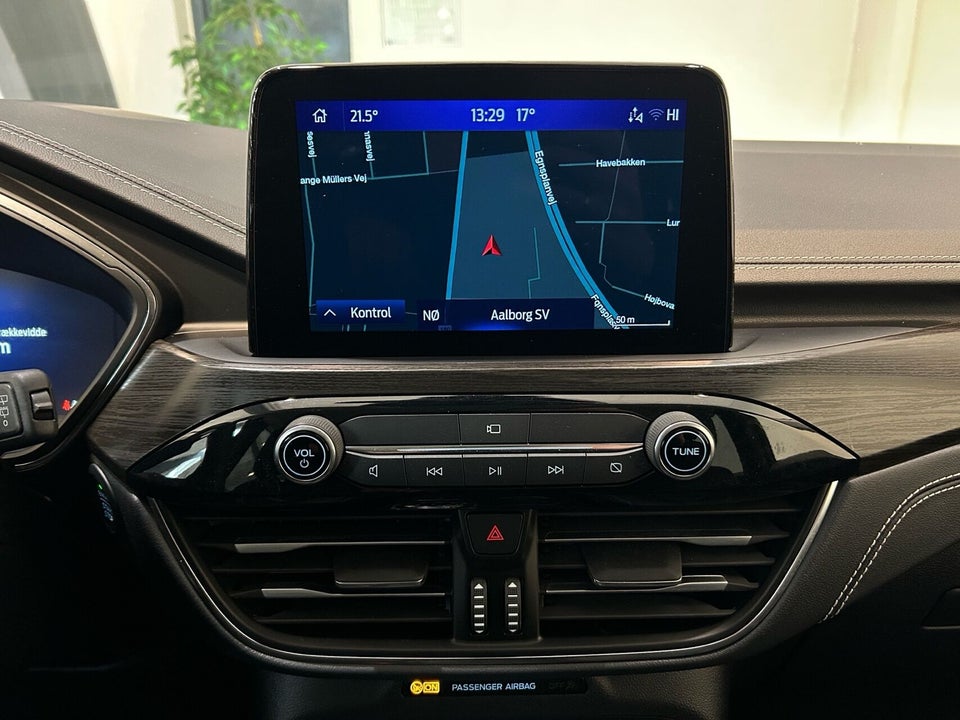 Ford Kuga 2,5 PHEV Vignale CVT 5d