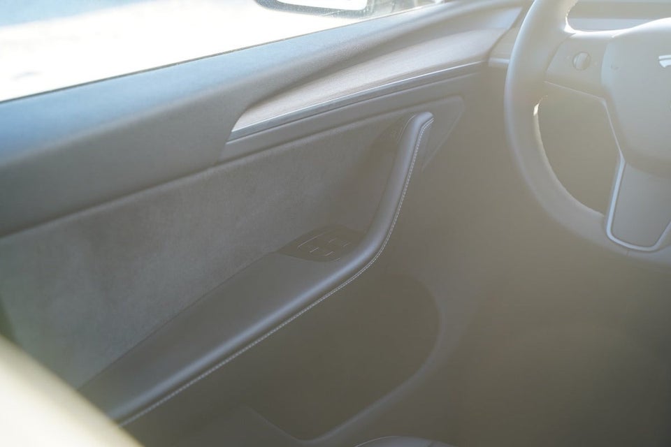 Tesla Model Y RWD 5d