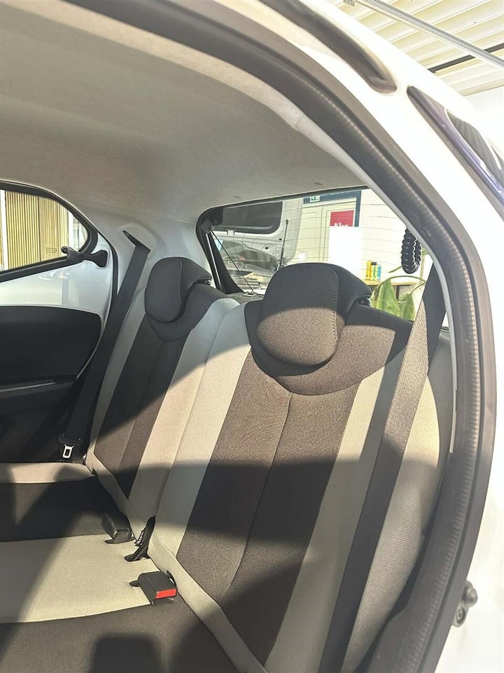 Toyota Aygo 1,0 VVT-i x-press x-shift 5d