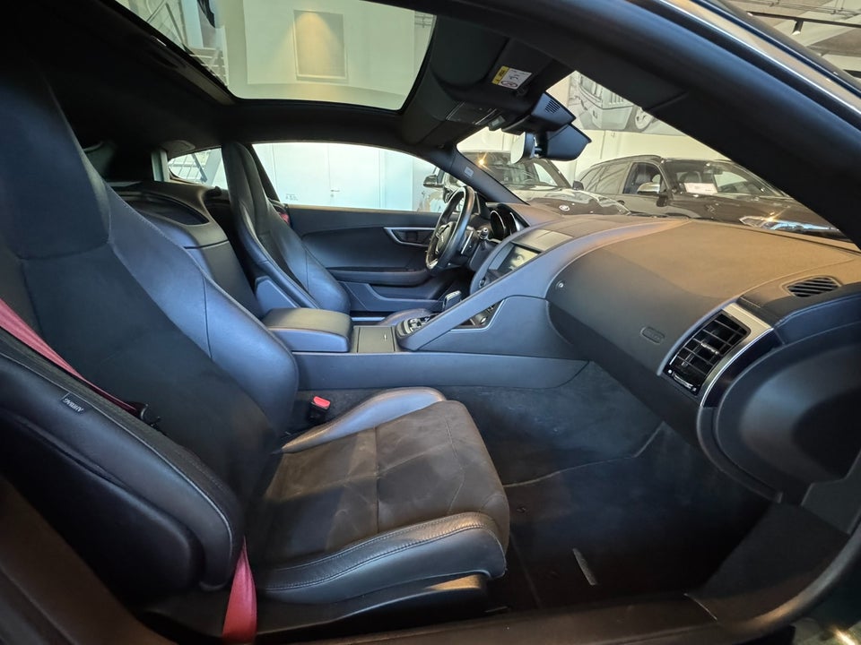 Jaguar F-Type 2,0 P300 Coupé aut. 2d