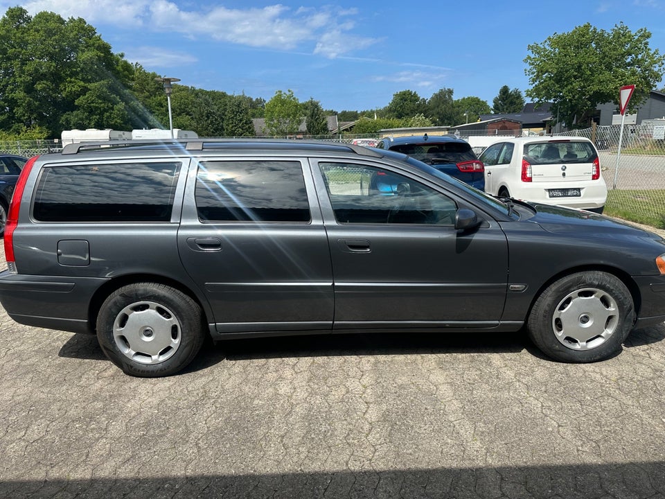 Volvo V70 2,4 170 Kinetic aut. 5d